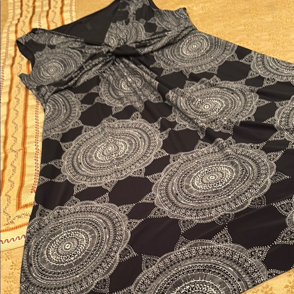 Soma Black with White Lacy Printed Details, Polyester Blend, Great Condition, M